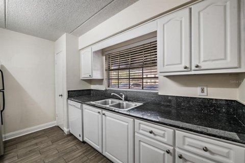 Снять в аренду кондоминиум в Тампа, Флорида 2 спальни, 75.25м2, № 2119300 - фото 9