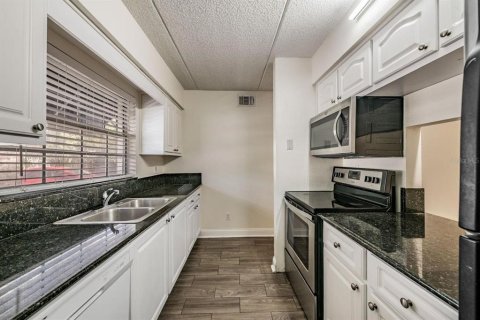 Снять в аренду кондоминиум в Тампа, Флорида 2 спальни, 75.25м2, № 2119300 - фото 10