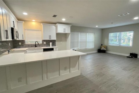 Villa ou maison à louer à Orlando, Floride: 2 chambres, 108.05 m2 № 2115509 - photo 6