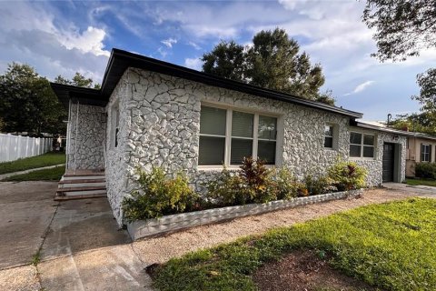 Villa ou maison à Orlando, Floride 2 chambres, 108.05 m2 № 2115509