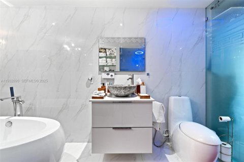 Villa ou maison à vendre à Miami, Floride: 3 chambres, 128.48 m2 № 1991285 - photo 19