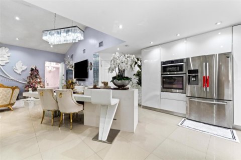 Villa ou maison à vendre à Miami, Floride: 3 chambres, 128.48 m2 № 1991285 - photo 11