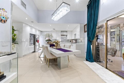 Villa ou maison à vendre à Miami, Floride: 3 chambres, 128.48 m2 № 1991285 - photo 9