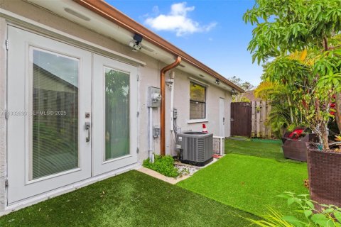 Villa ou maison à vendre à Miami, Floride: 3 chambres, 128.48 m2 № 1991285 - photo 24