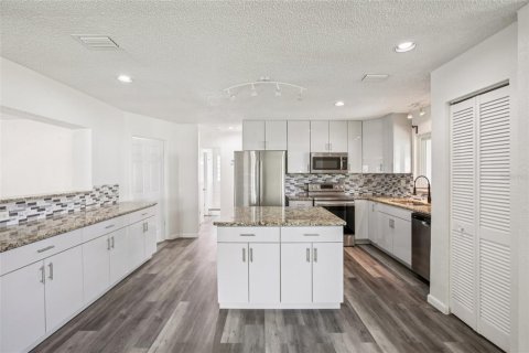 Casa en venta en Apollo Beach, Florida, 3 dormitorios, 151.71 m2 № 1836929 - foto 9