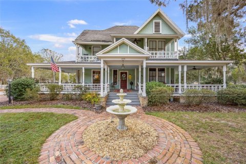 House in Gainesville, Florida 12 bedrooms, 789.67 sq.m. № 2126009