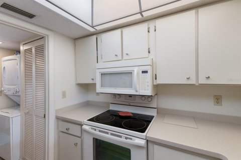 Condo in Bradenton Beach, Florida, 1 bedroom  № 1615220 - photo 10
