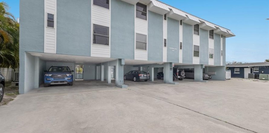 Condo in Bradenton Beach, Florida, 1 bedroom  № 1615220