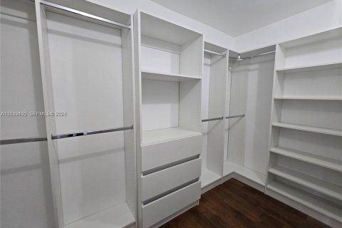 Copropriété à louer à Miami, Floride: 1 chambre, 97.36 m2 № 2182689 - photo 6