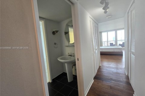 Copropriété à louer à Miami, Floride: 1 chambre, 97.36 m2 № 2182689 - photo 12