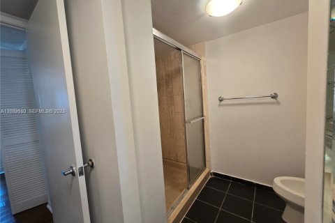 Copropriété à louer à Miami, Floride: 1 chambre, 97.36 m2 № 2182689 - photo 10