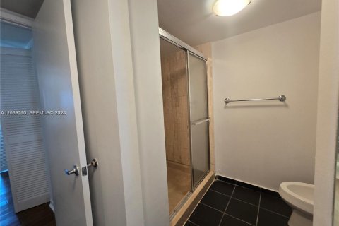 Copropriété à louer à Miami, Floride: 1 chambre, 97.36 m2 № 2182689 - photo 9