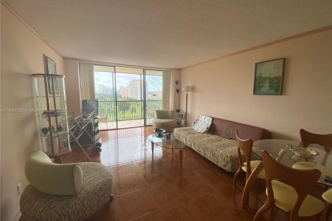 Condominio en venta en Aventura, Florida, 1 dormitorio, 84.82 m2 № 1886544 - foto 3