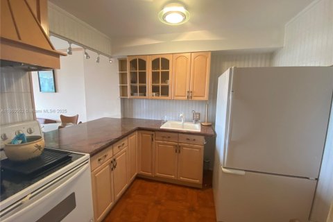Condominio en venta en Aventura, Florida, 1 dormitorio, 84.82 m2 № 1886544 - foto 2