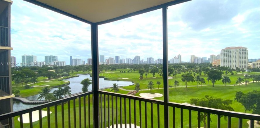 Condominio en Aventura, Florida, 1 dormitorio  № 1886544