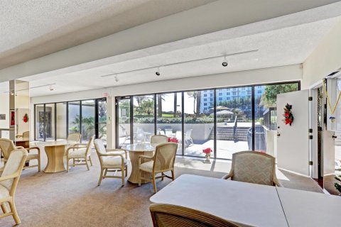 Condo in Palm Beach, Florida, 3 bedrooms  № 2146087 - photo 10