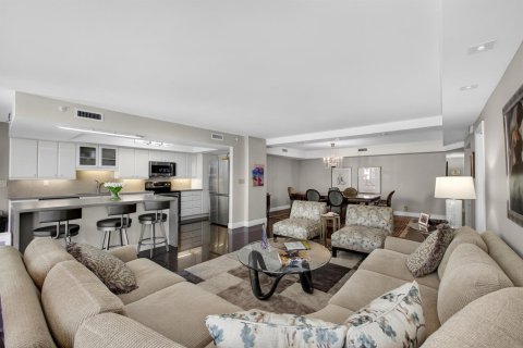 Condo in Palm Beach, Florida, 3 bedrooms  № 2146087 - photo 24