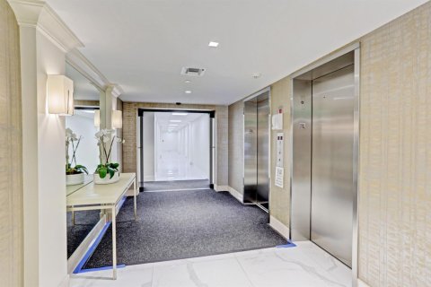 Condo in Palm Beach, Florida, 3 bedrooms  № 2146087 - photo 8