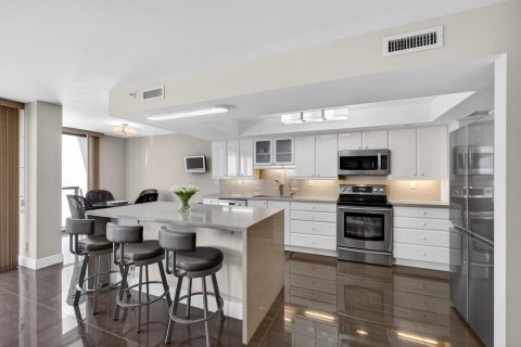 Condo in Palm Beach, Florida, 3 bedrooms  № 2146087 - photo 26