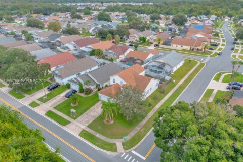 Купить виллу или дом в Киссимми, Флорида 3 комнаты, № 2023525 - фото 1