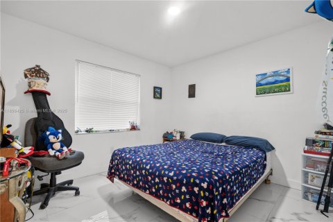 House in Miami, Florida 3 bedrooms, 136.75 sq.m. № 1878852 - photo 21