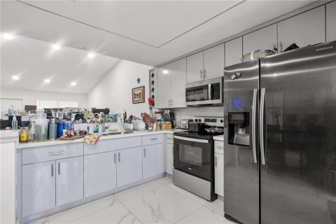 House in Miami, Florida 3 bedrooms, 136.75 sq.m. № 1878852 - photo 13