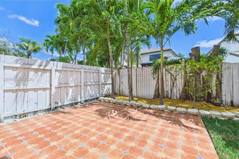 House in Miramar, Florida 3 bedrooms, 124.86 sq.m. № 2071467 - photo 21