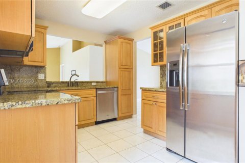 House in Miramar, Florida 3 bedrooms, 124.86 sq.m. № 2071467 - photo 9