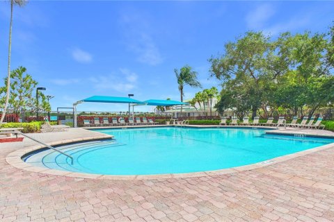 House in Miramar, Florida 3 bedrooms, 124.86 sq.m. № 2071467 - photo 22