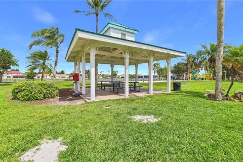 House in Miramar, Florida 3 bedrooms, 124.86 sq.m. № 2071467 - photo 26