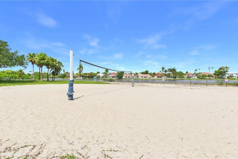 House in Miramar, Florida 3 bedrooms, 124.86 sq.m. № 2071467 - photo 25