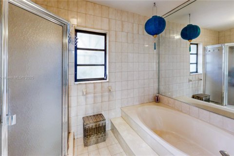 House in Miami, Florida 4 bedrooms, 163.04 sq.m. № 1949270 - photo 27
