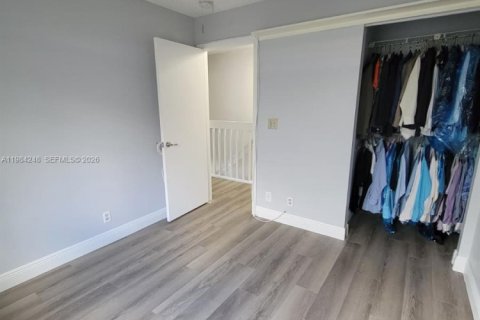 Снять в аренду таунхаус в Корал-Спрингс, Флорида 3 спальни, 130.06м2, № 2049510 - фото 20