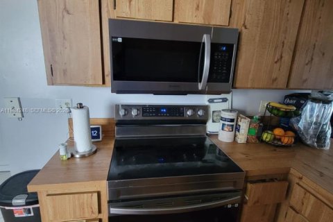 Снять в аренду таунхаус в Корал-Спрингс, Флорида 3 спальни, 130.06м2, № 2049510 - фото 12