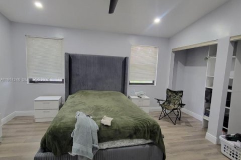 Снять в аренду таунхаус в Корал-Спрингс, Флорида 3 спальни, 130.06м2, № 2049510 - фото 17