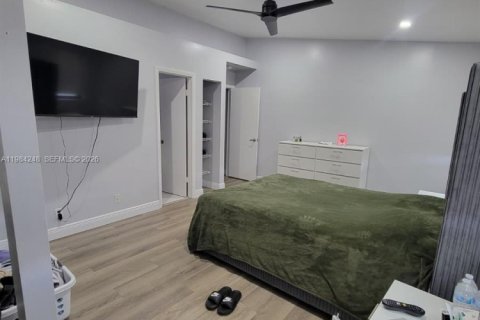 Снять в аренду таунхаус в Корал-Спрингс, Флорида 3 спальни, 130.06м2, № 2049510 - фото 18