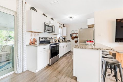 Villa ou maison à vendre à Deltona, Floride: 3 chambres, 101.45 m2 № 1780464 - photo 5