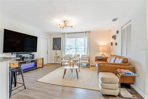 Villa ou maison à vendre à Deltona, Floride: 3 chambres, 101.45 m2 № 1780464 - photo 3