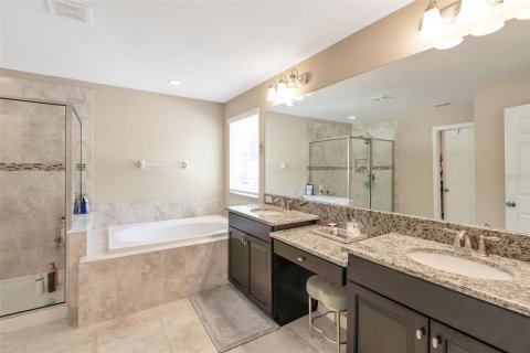 House in Wesley Chapel, Florida 5 bedrooms, 328.04 sq.m. № 2201939 - photo 25