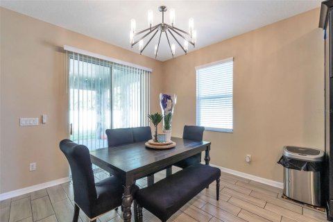 House in Wesley Chapel, Florida 5 bedrooms, 328.04 sq.m. № 2201939 - photo 15