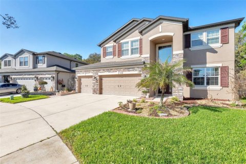 House in Wesley Chapel, Florida 5 bedrooms, 328.04 sq.m. № 2201939 - photo 3