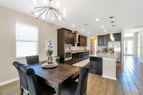 House in Wesley Chapel, Florida 5 bedrooms, 328.04 sq.m. № 2201939 - photo 10