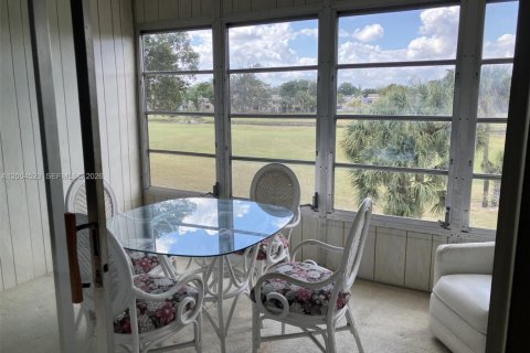 Купить кондоминиум в Маргит, Флорида 2 спальни, 86.4м2, № 2069922 - фото 12