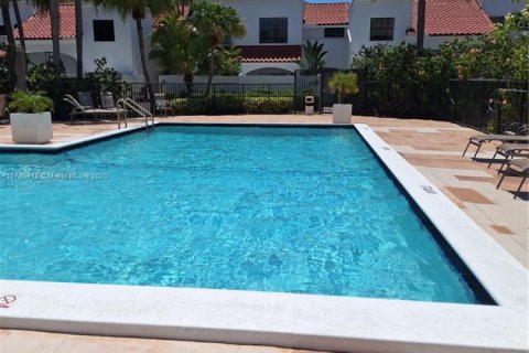 Townhouse in Aventura, Florida 2 bedrooms, 118.17 sq.m. № 1709272 - photo 17