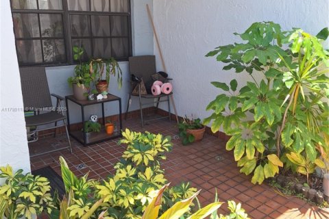 Townhouse in Aventura, Florida 2 bedrooms, 118.17 sq.m. № 1709272 - photo 15