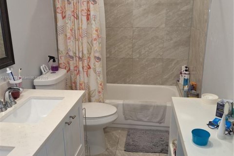 Townhouse in Aventura, Florida 2 bedrooms, 118.17 sq.m. № 1709272 - photo 9