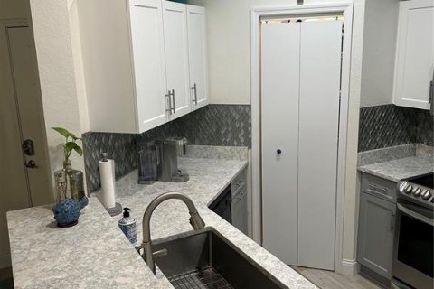 Condo in Palm Harbor, Florida, 1 bedroom  № 1608302 - photo 7