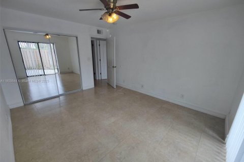 Condo in West Palm Beach, Florida, 2 bedrooms  № 1933954 - photo 21