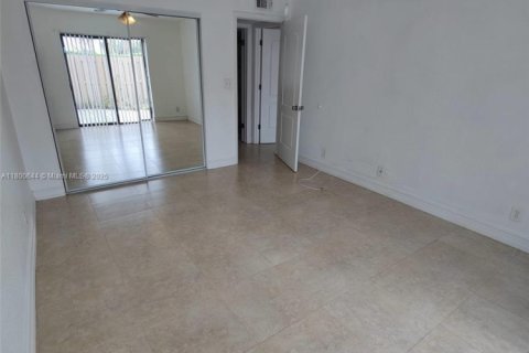 Condo in West Palm Beach, Florida, 2 bedrooms  № 1933954 - photo 20