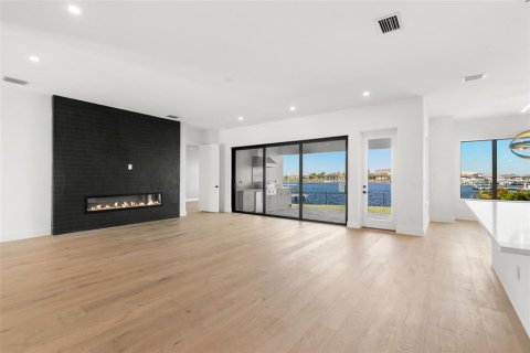 Снять в аренду виллу или дом в Пальметто, Флорида 13 комнат, 279.45м2, № 2107448 - фото 7